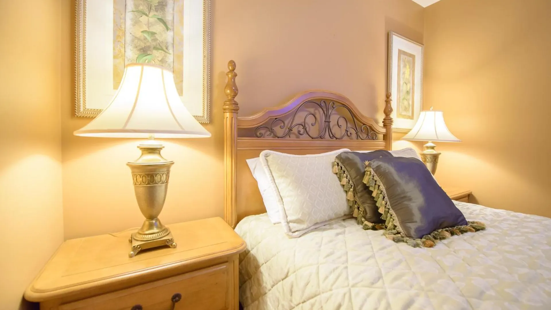 Niagara Stonehaven Villa